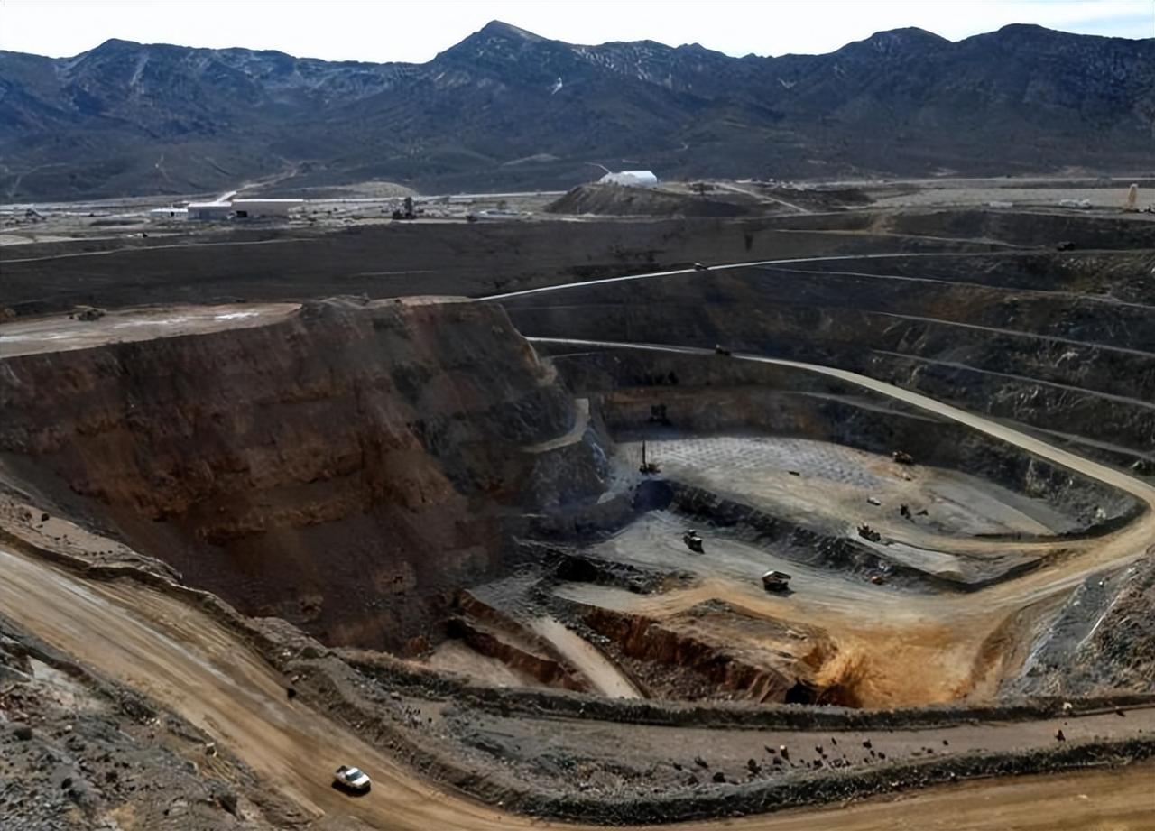 11月21日，美国和沙特宣布签署协议，在沙特境内建设一座全链条稀土加工工厂，由沙