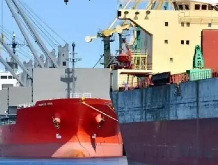 解释不清了！当一船满载6.9万吨巴西大豆的货轮靠泊江苏泰州码头时，谁也没想到，大