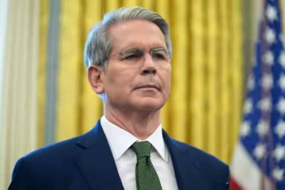 特朗普下手好快：越南、印度、菲律宾都传来消息，对中国颇为不利美国财长贝森特，在