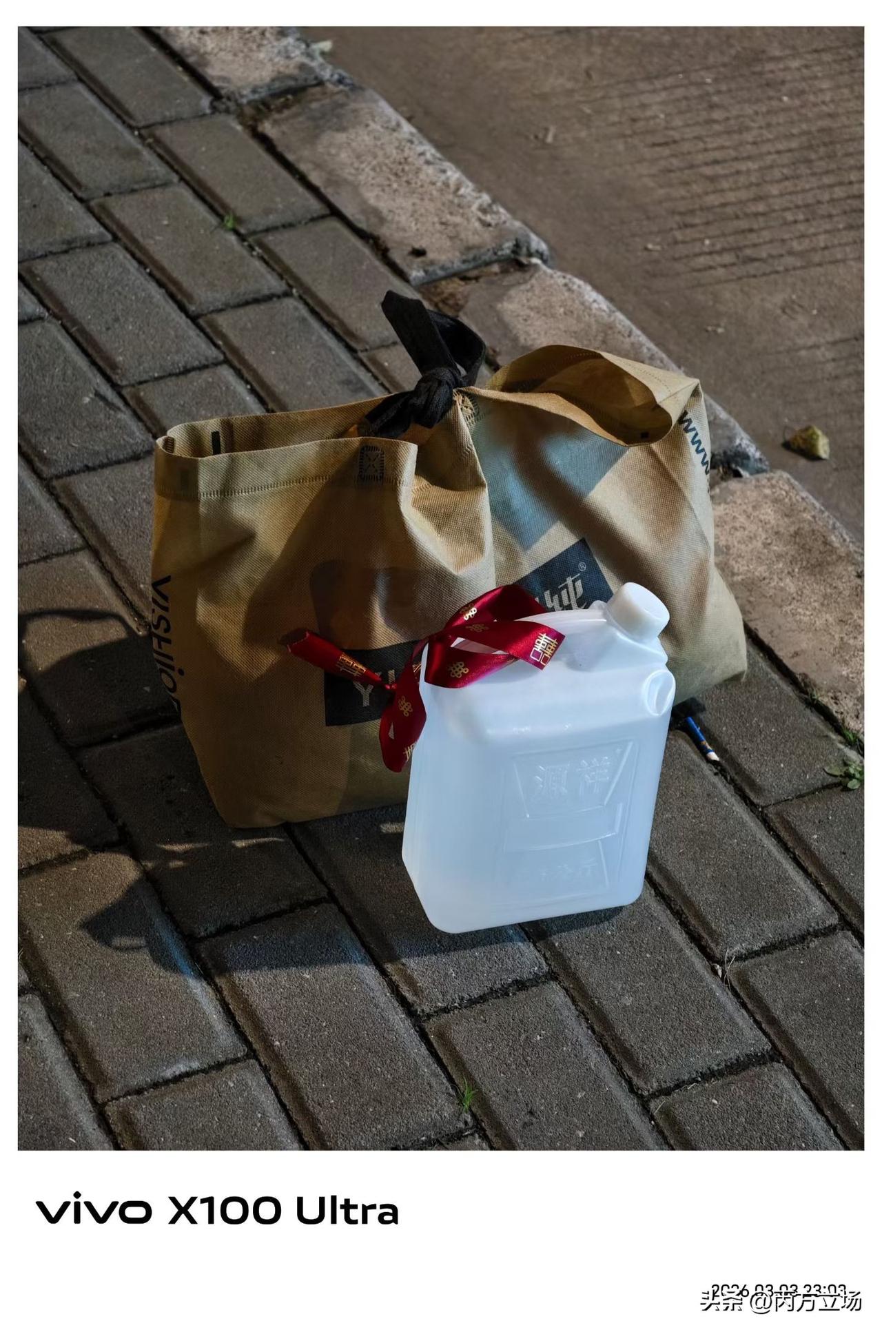 家的腊肉，家的酒​家的味道到义乌​谢谢兄弟。