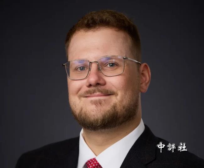 别看见一份美国智库报告就激动，什么美国要放弃保台，那是算账算疼了，绝不是良心发现