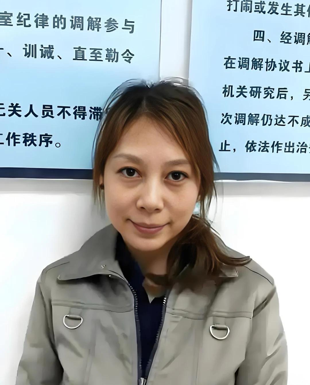 一个农村女人病死了。家里人回老家，去派出所注销户口。系统一查，不对劲。这