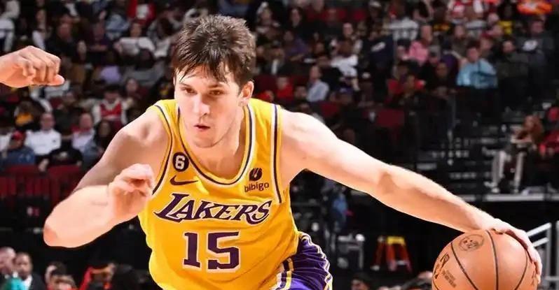 湖人最近在到处找防守教练和3D球员？别被骗了，这恰恰是他们最深的陷阱。你让一