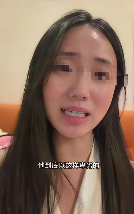 这杭州电梯猥亵事件简直是一场闹剧！一开始，24岁女子网上发帖控诉40多岁男邻居，