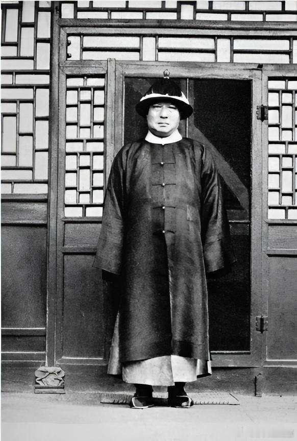 李大柱的读书笔记1724年，也就是雍正二年，清朝选定朱元璋的第十三子朱桂的后代