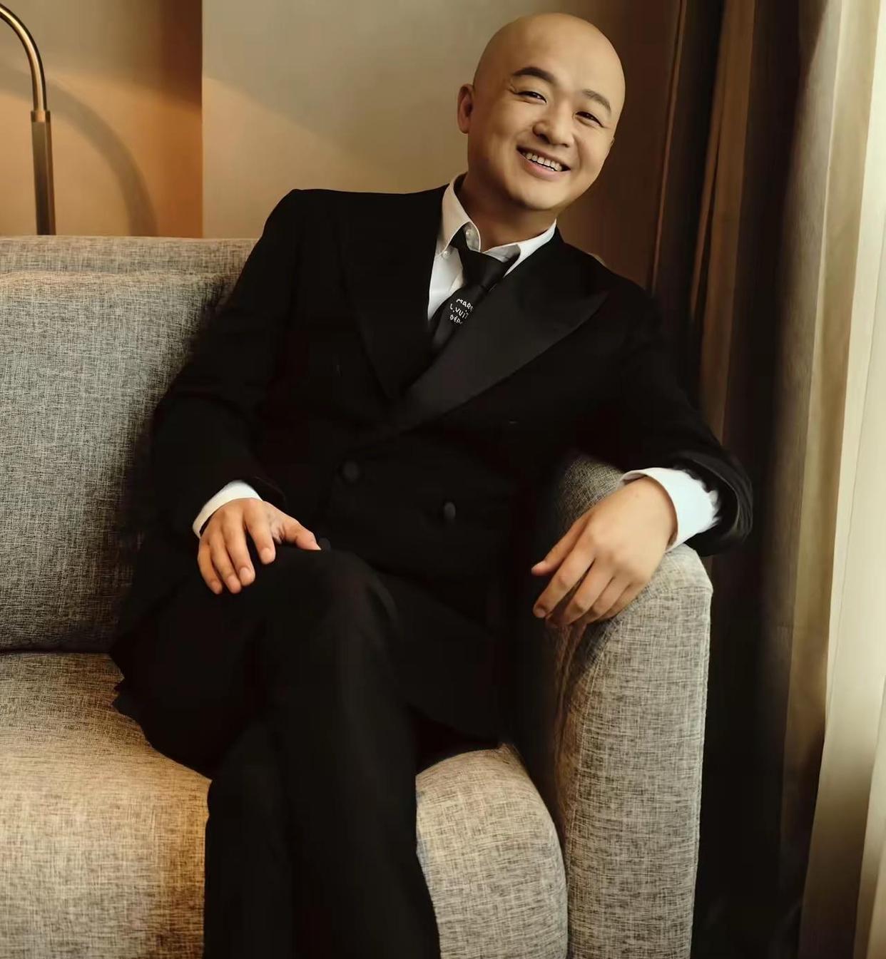 我一直认为包文婧应该是这世上最放心男人的女人之一了，因为能喜欢包贝尔的人，审美真