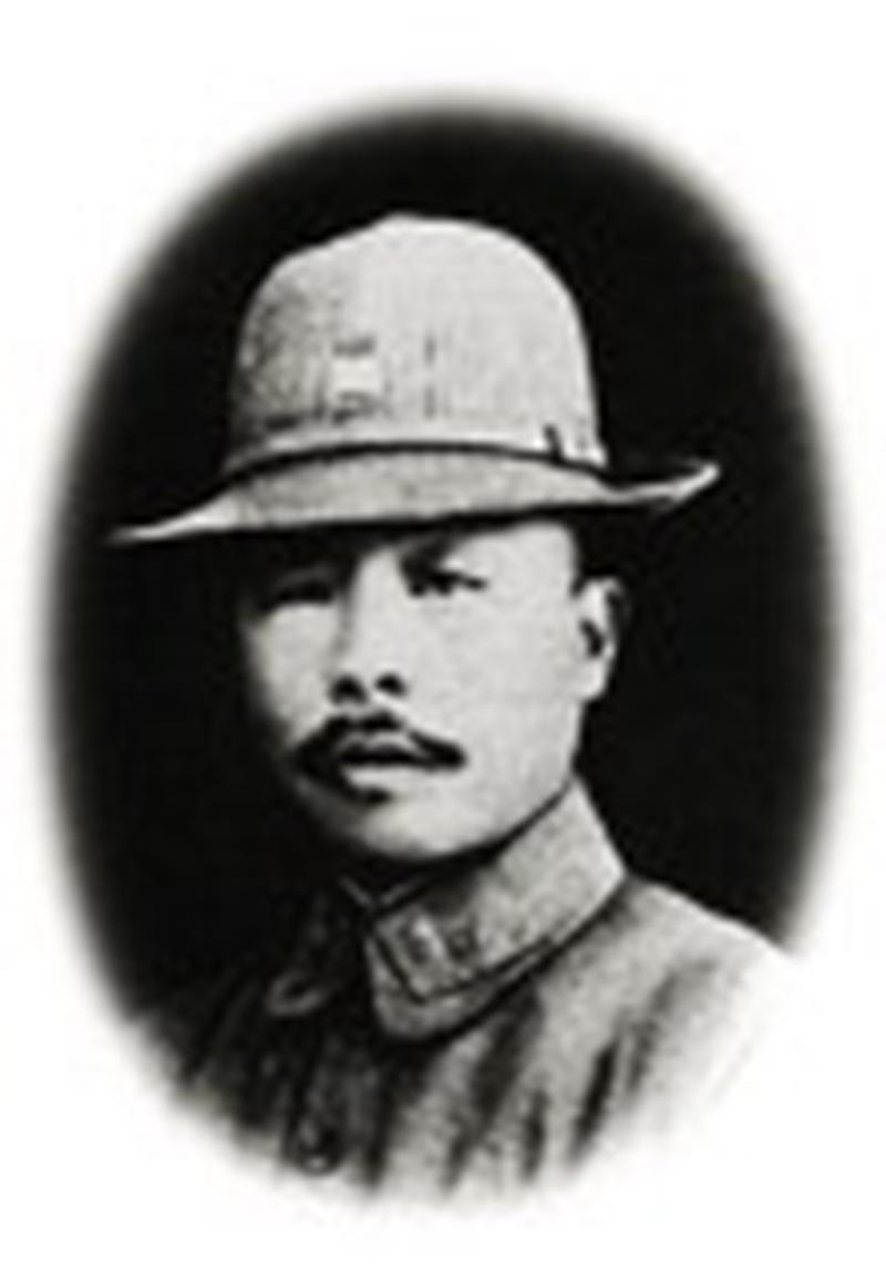 1949年5月3日，杭州解放当晚，时任三野副司令员的粟裕收到一封信。信上只有一行