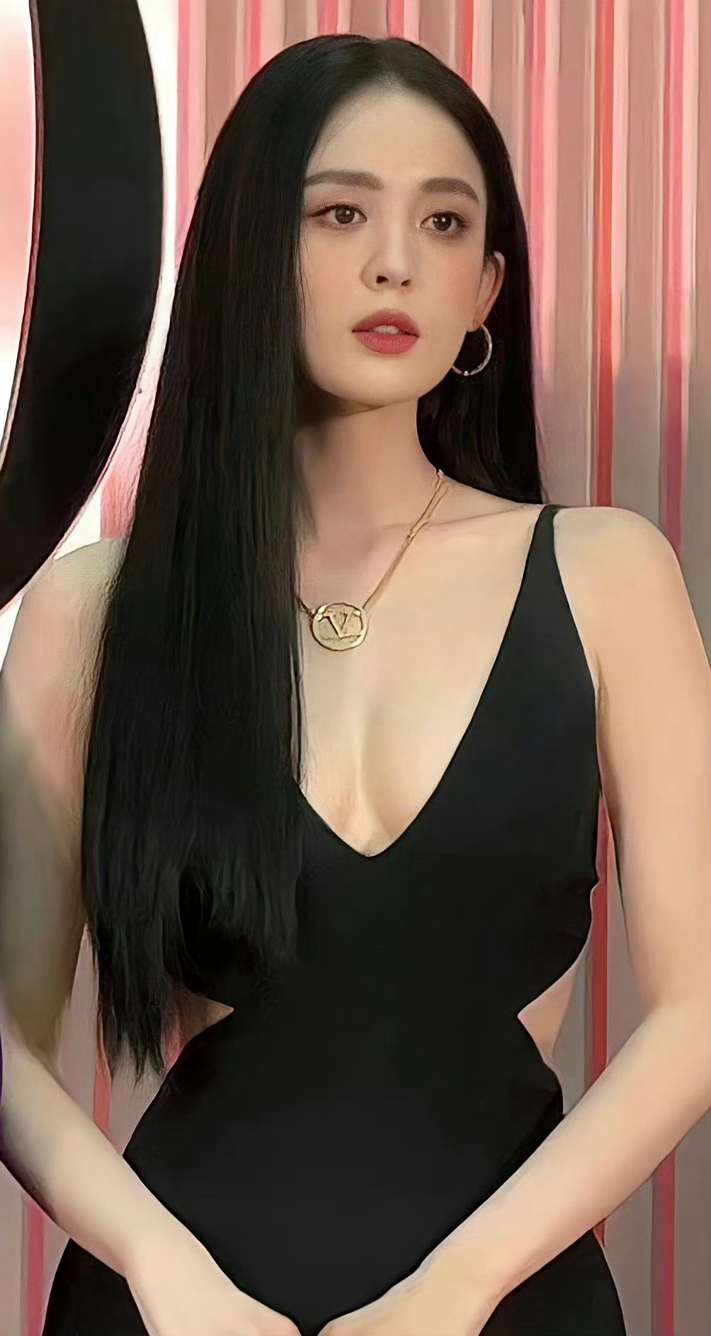 这是几年前身上还有点baby肉的娜扎…✨​​​