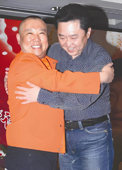 于谦50岁时，郭德纲花了100万买了一匹“汗血宝马”想送给他，在家喂了几天，发现