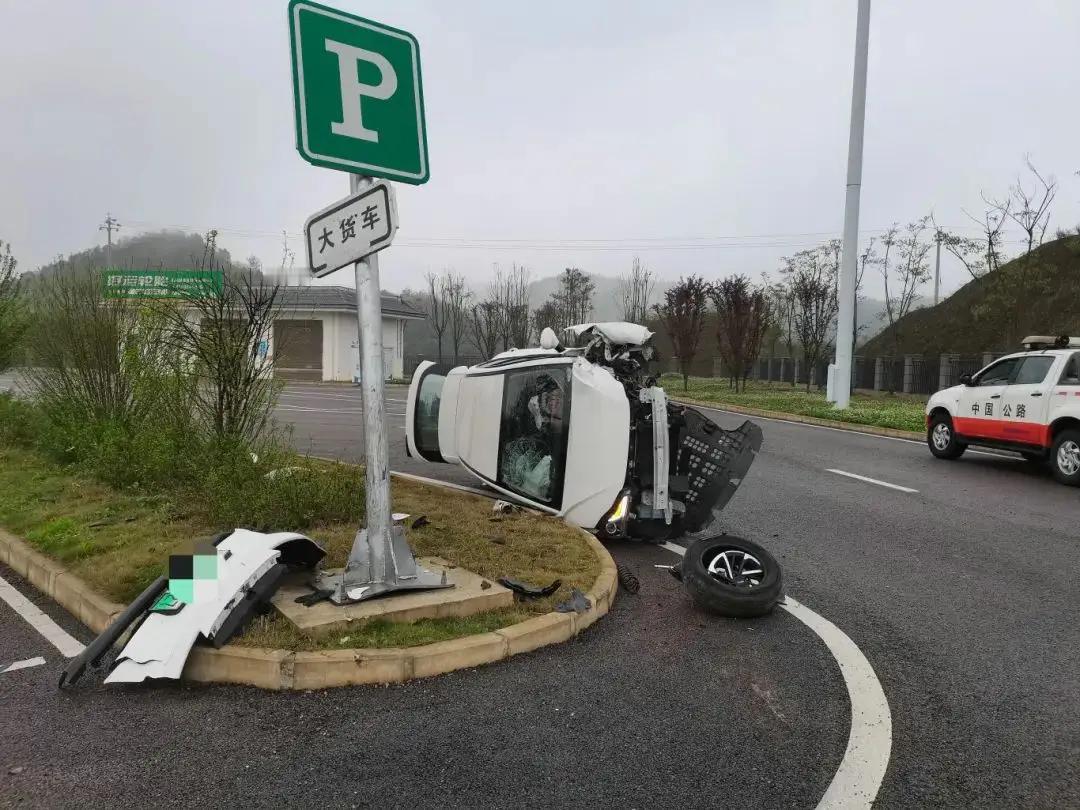 超车三不超，跟车五不要，是什么意思呢？只要你会开车，一定要牢记这句话，保证你
