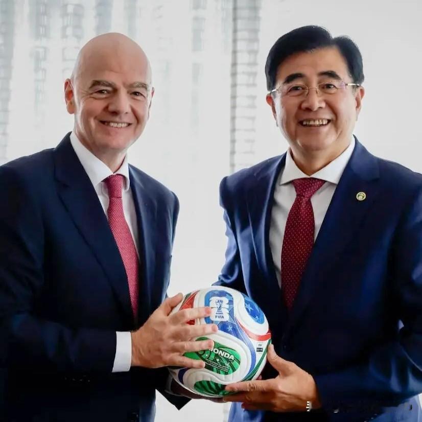 因凡蒂诺与宋凯会谈，肯定成绩、探讨规划，只字不提世界杯…国足顶替伊朗难了!回