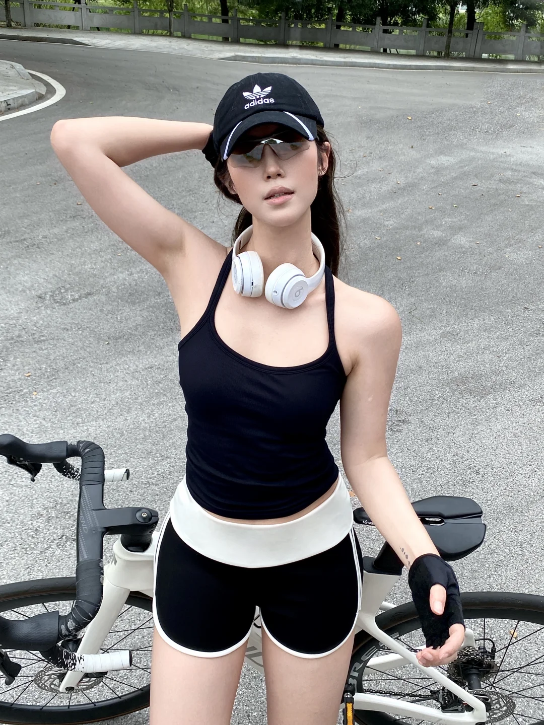 怎么会有这么适合骑车的健身套装~
