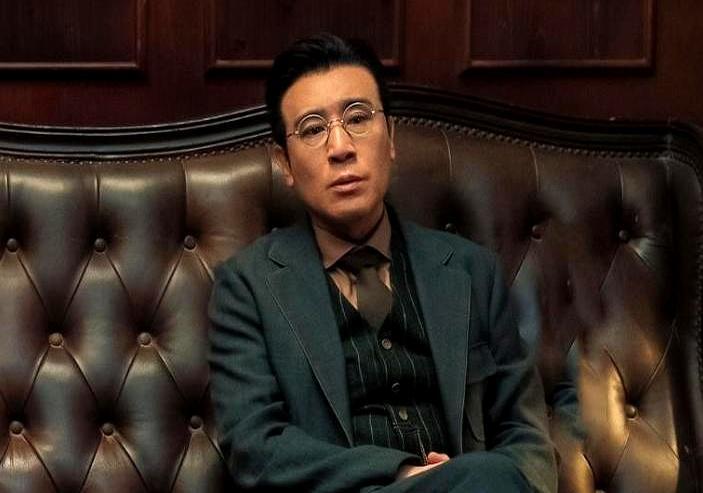 他给8个哥哥姐姐买房，却被亲哥指着鼻子骂“败家子”。于和伟，家里第十一个孩子。