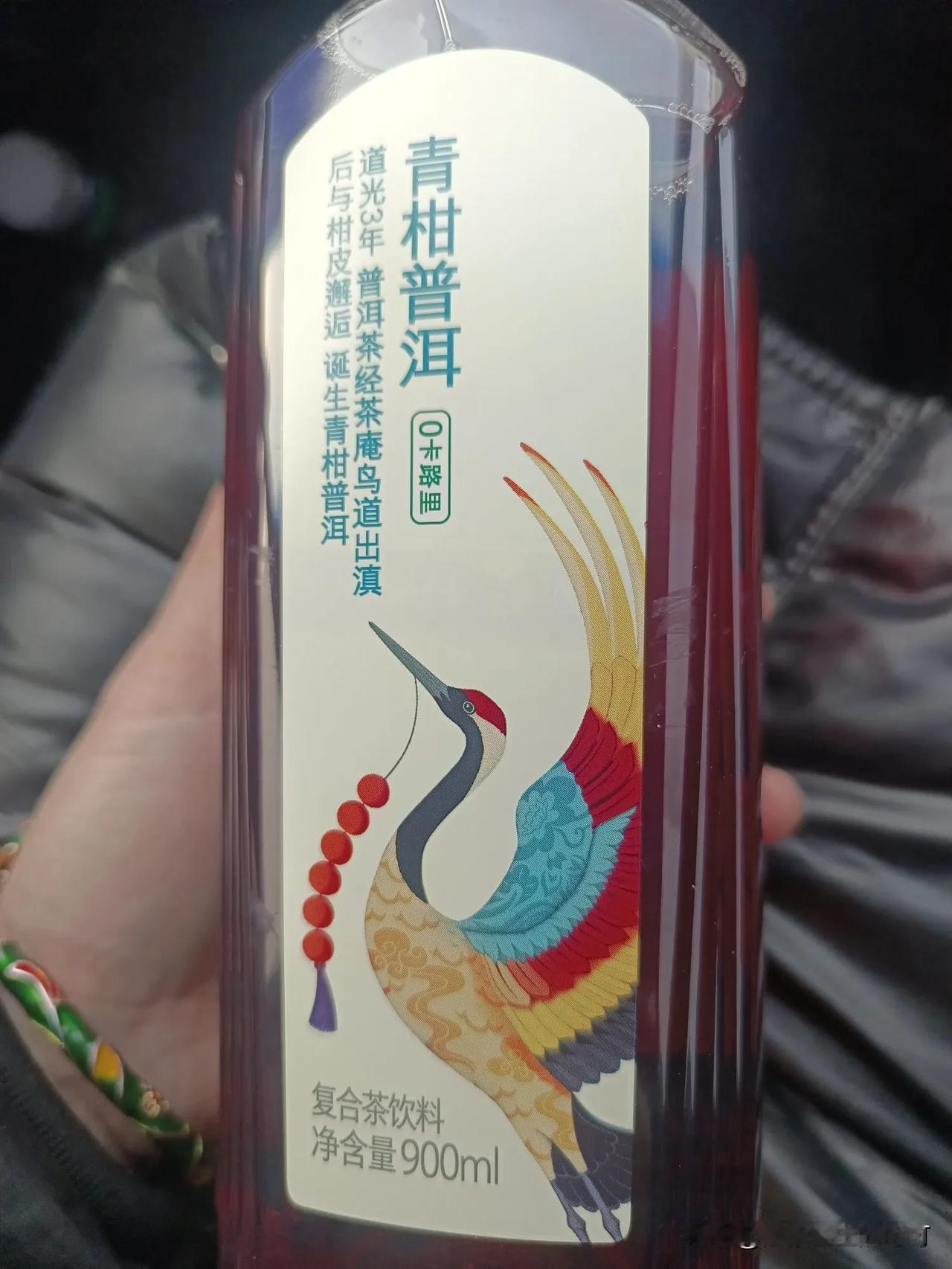 早上吃了几根油条，喝了一杯水去上班。中午老公做的胡辣汤，喝了一碗，又吃了几根油