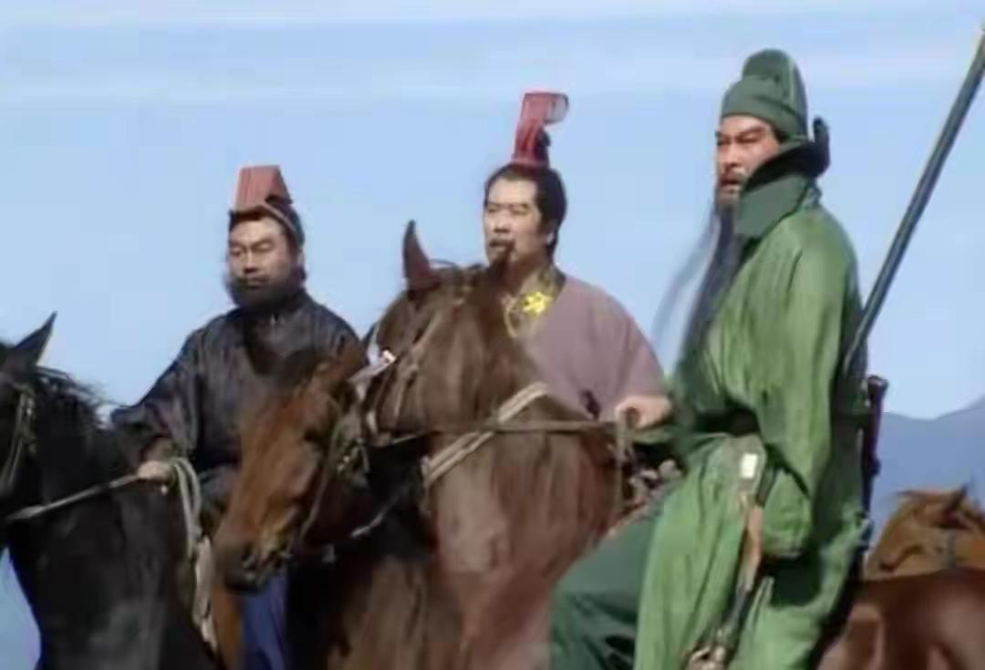 水淹七军后刘备派过一猛将支援关羽，他足可守荆州，但被关羽支走建安二十四年的