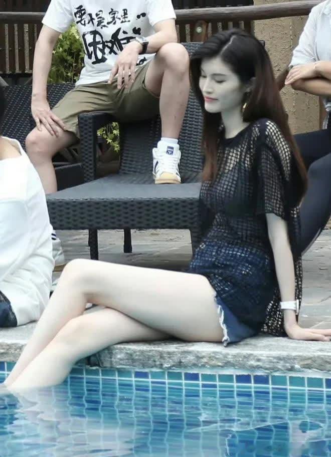 何穗一出场，终于明白超模身材究竟赢在哪里​​​