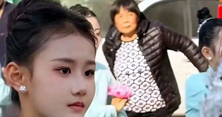 敦煌壁画中的东方美人惊艳全网！汕头女生神似千年古风