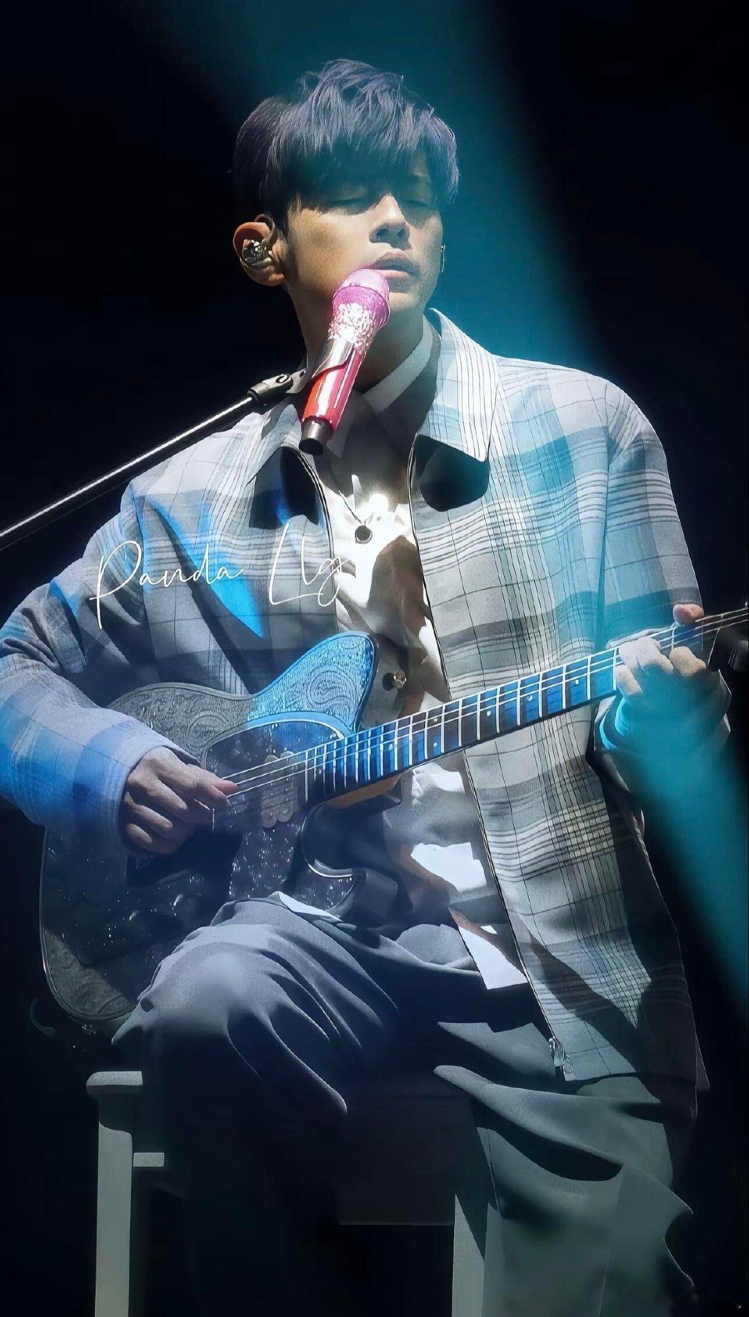 周杰伦再不发歌粉丝要回归了周杰伦快听劝！粉丝都开始“自给自足”了：P图做专辑封面