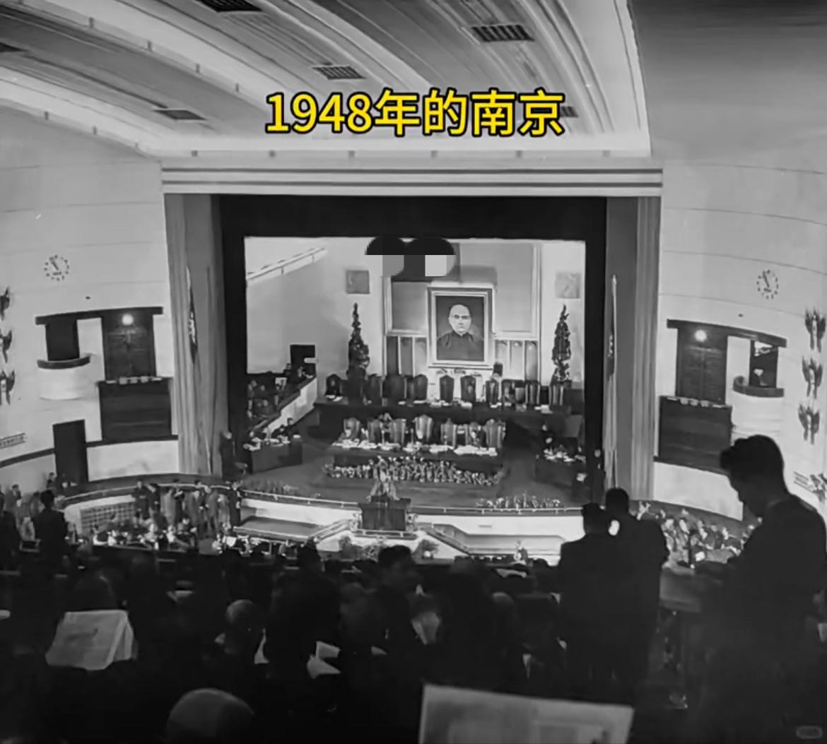 老照片：1948年的南京，最后一张图中的人士感觉很有型，给人一种电影中的神秘人士
