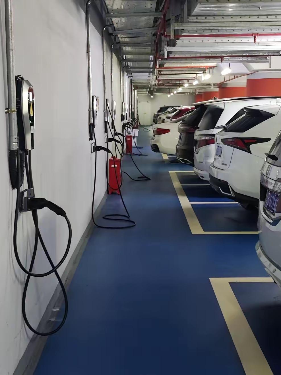 开油车的人，这回真该换电车了吧！因为国家规定了，从三月份开始各类公共场馆、