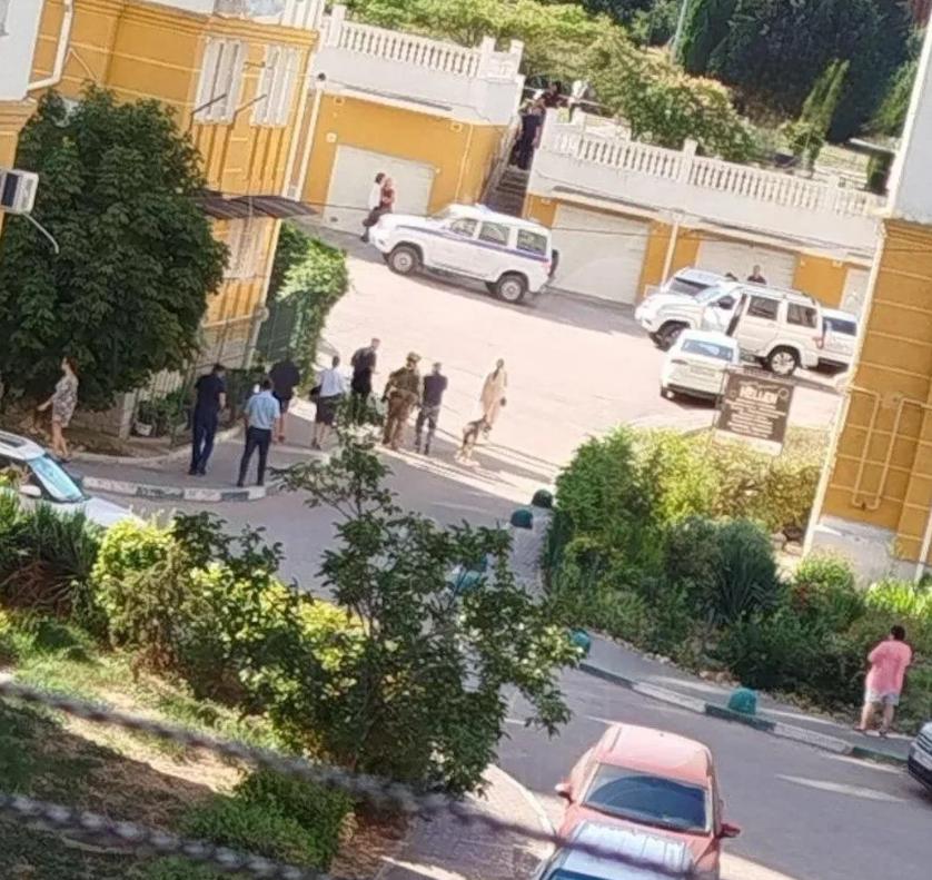 一名俄军人员，被俄罗斯籍女性炸死 2026年8月13日，克里米亚地区的黑海港