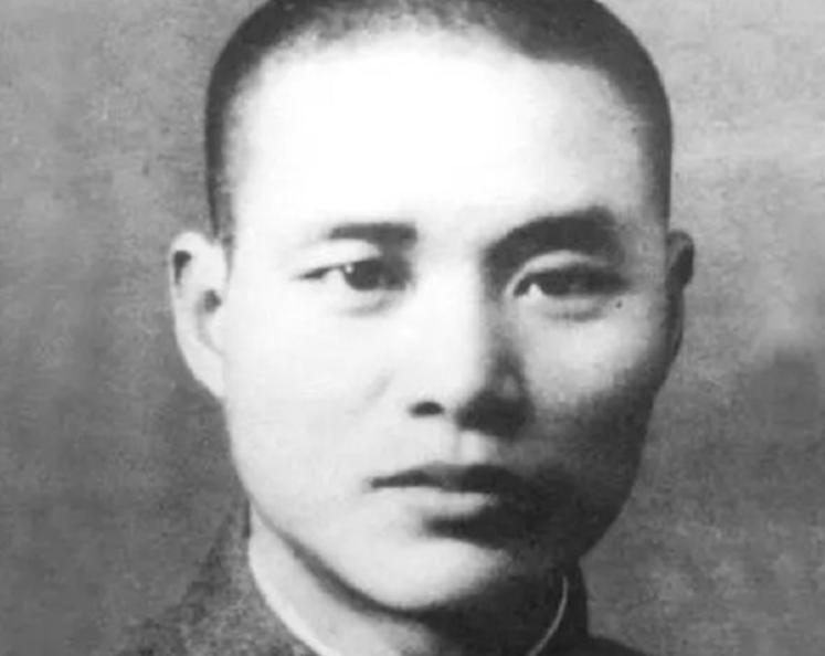1933年，鲁迅写了很多抨击国民党的文章，老蒋大怒，派沈醉前去暗杀。沈醉在鲁迅门