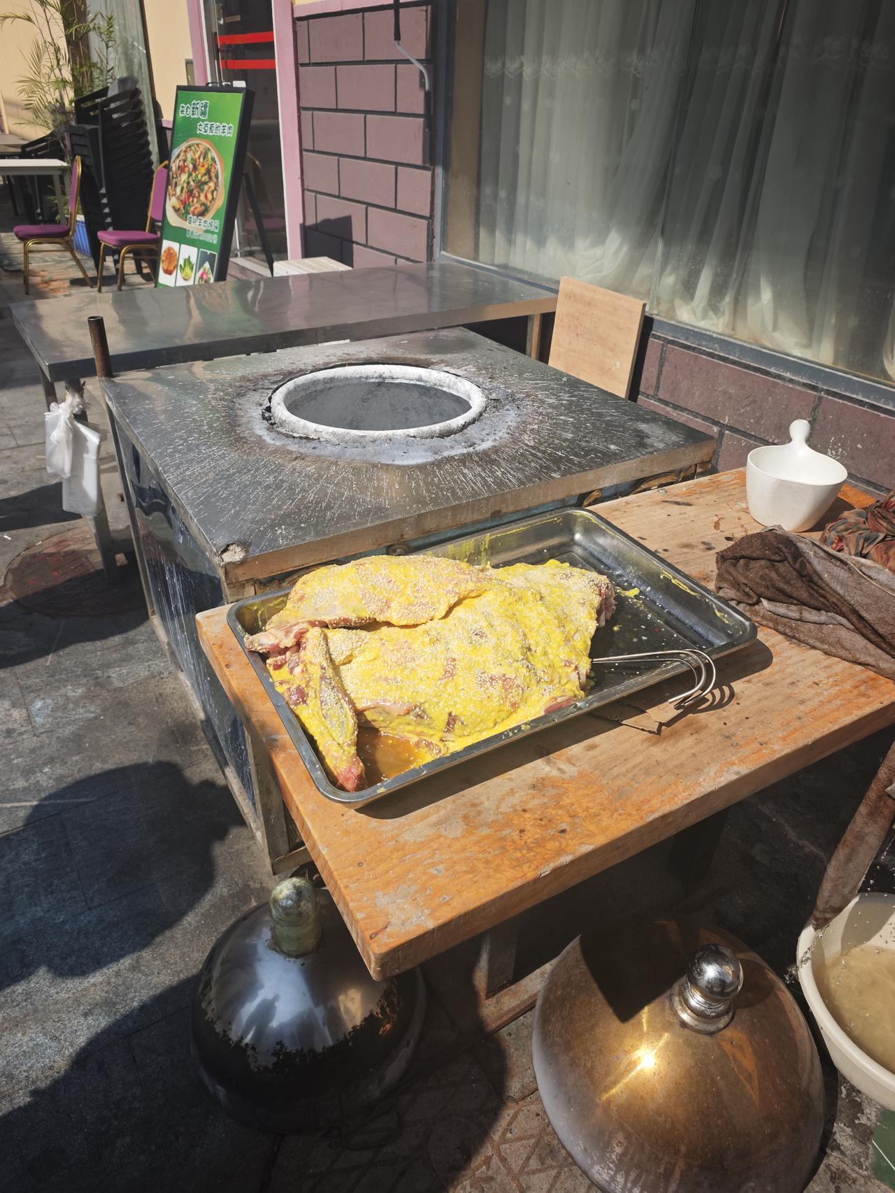 以前的失业是周期性，经济好了就业就回来了！但现在不同了，它更像结构性永久替代