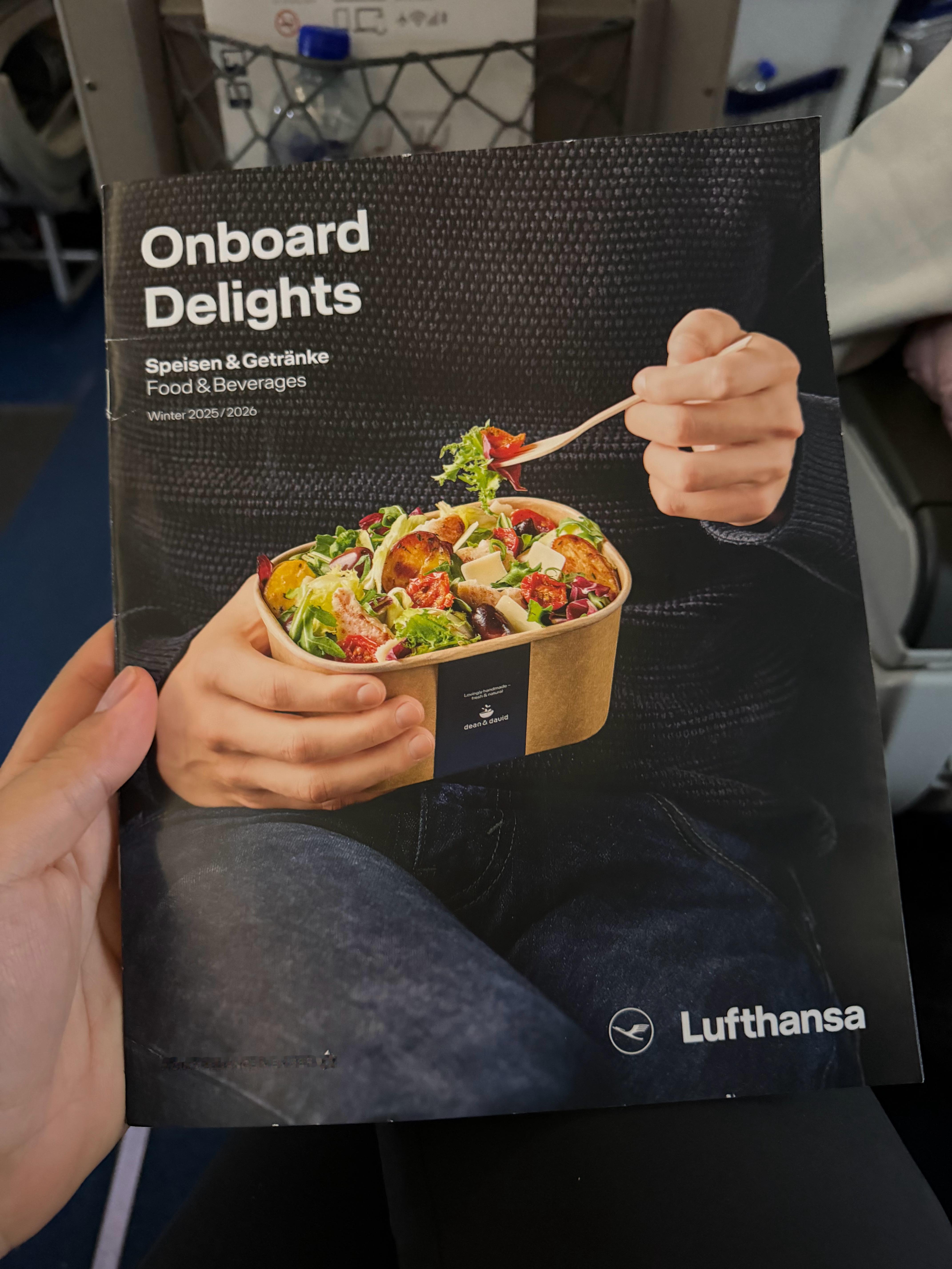 汉莎航空这个不错，在免费餐食的基础上可以选择付费餐食，花样还挺多，就是不知道够不