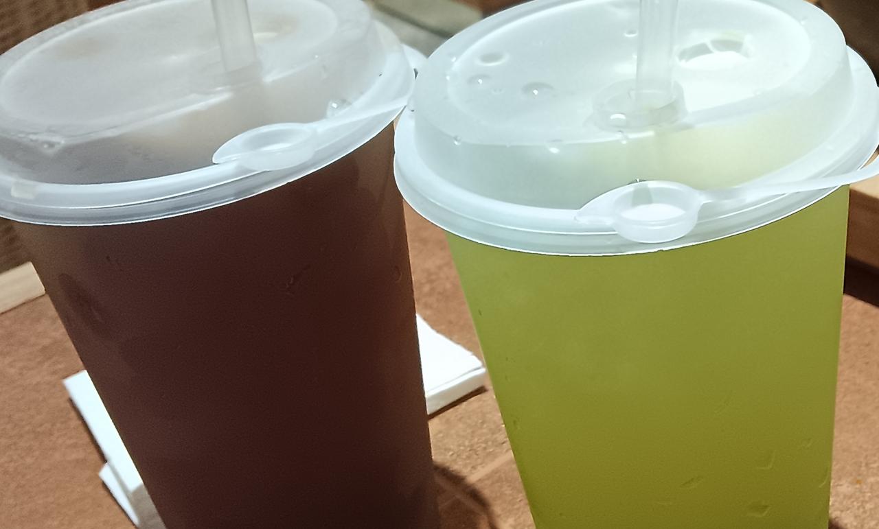 太气太热，偶然也喝些清凉饮品