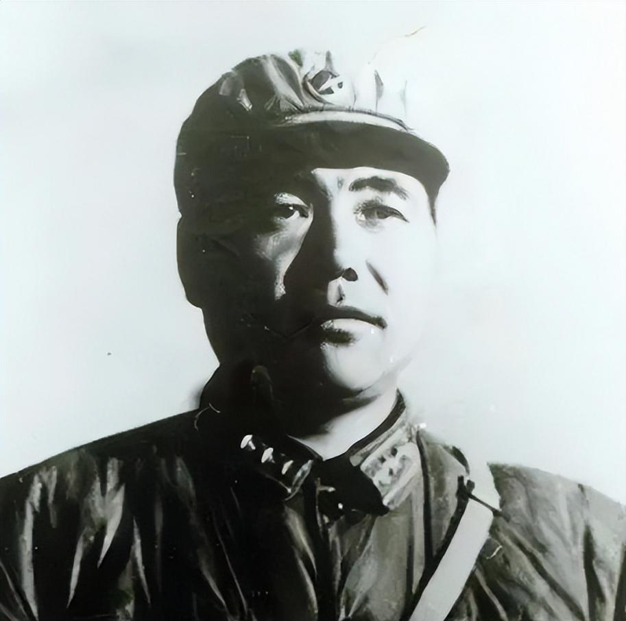 1967年，深夜，战斗英雄郭兴福，含泪掐死两子一女，随后与妻子一起割腕，结果没有