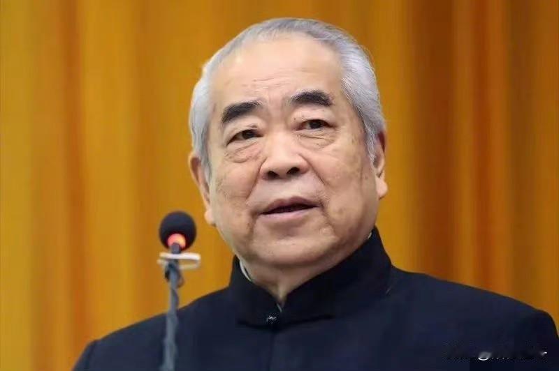 范曾成最大赢家！为亲生儿子铺路！87岁的画家范曾大义灭亲了，断绝与亲生女儿范晓