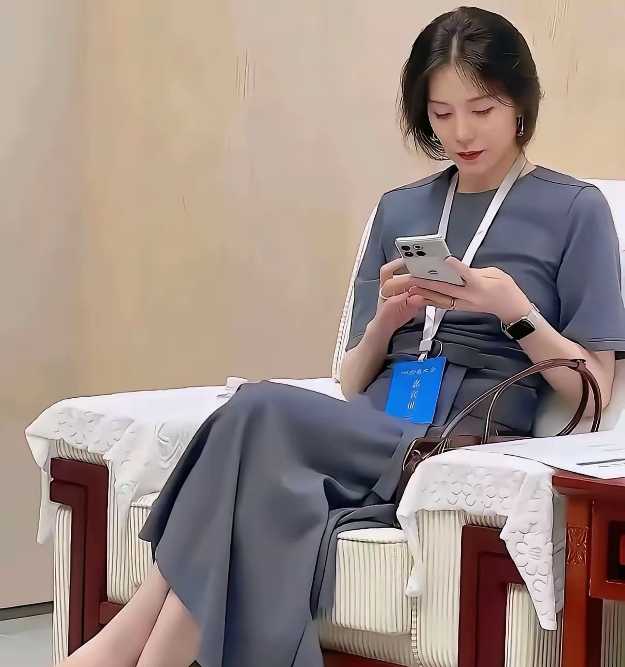 蔚来老板娘一出场，我才终于知道什么叫“看一眼就忘不掉”。