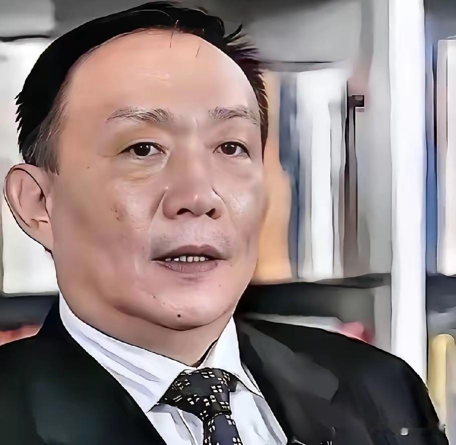 卢麒元这人，够硬，也够轴。​十几年前，他就敢把“离岸信托”那层遮羞布扯下来