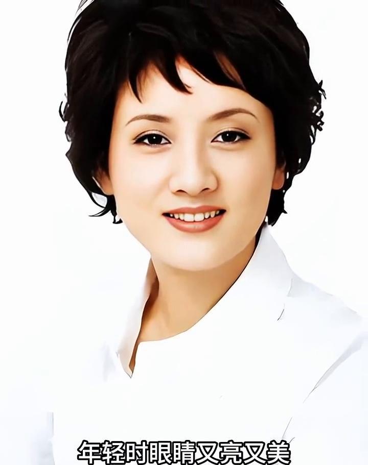 她1957年出生，年轻时眼睛又亮又美，气质像仙女一样。在87版《红楼梦》里演活了