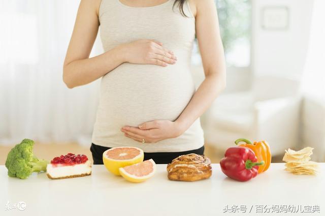 孕妇将水果当饭吃, 当宝宝出生后, 护士却抱到两手发软!