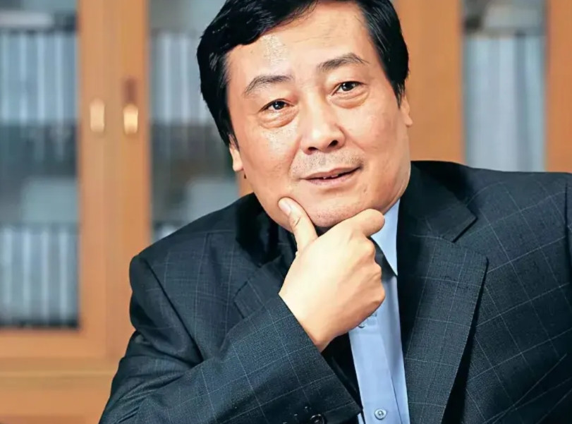 没想到去世时评价那么高的宗庆后塌房了。目前有三个美国人说是宗庆后的后代，要求瓜