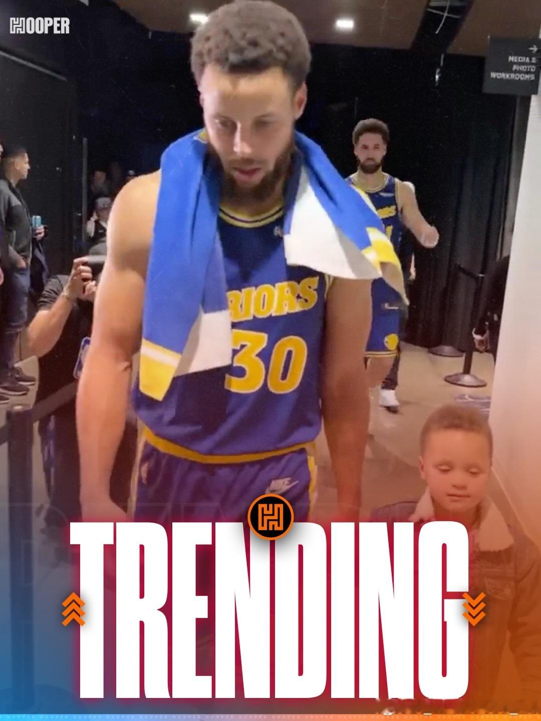 据ESPN报道，斯蒂芬·库里近期与儿子卡农一同观看独行侠比赛：库里大喊：