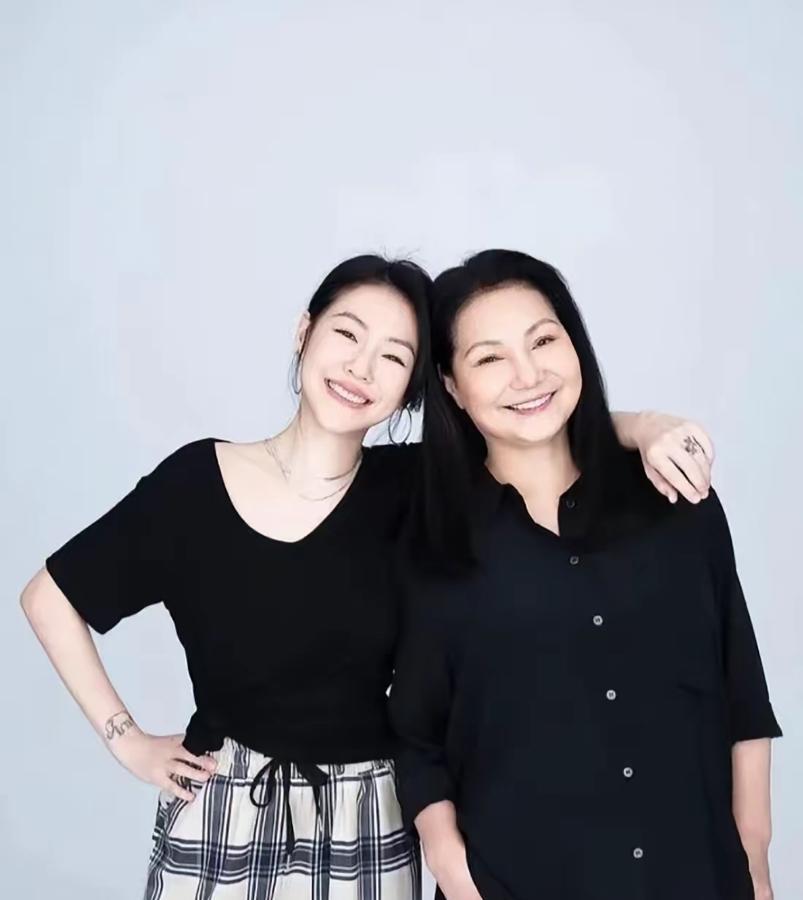 S妈最新发言，这次她没提想孩子，也没提汪小菲，更没提宝贝女儿大S。小S入围金钟