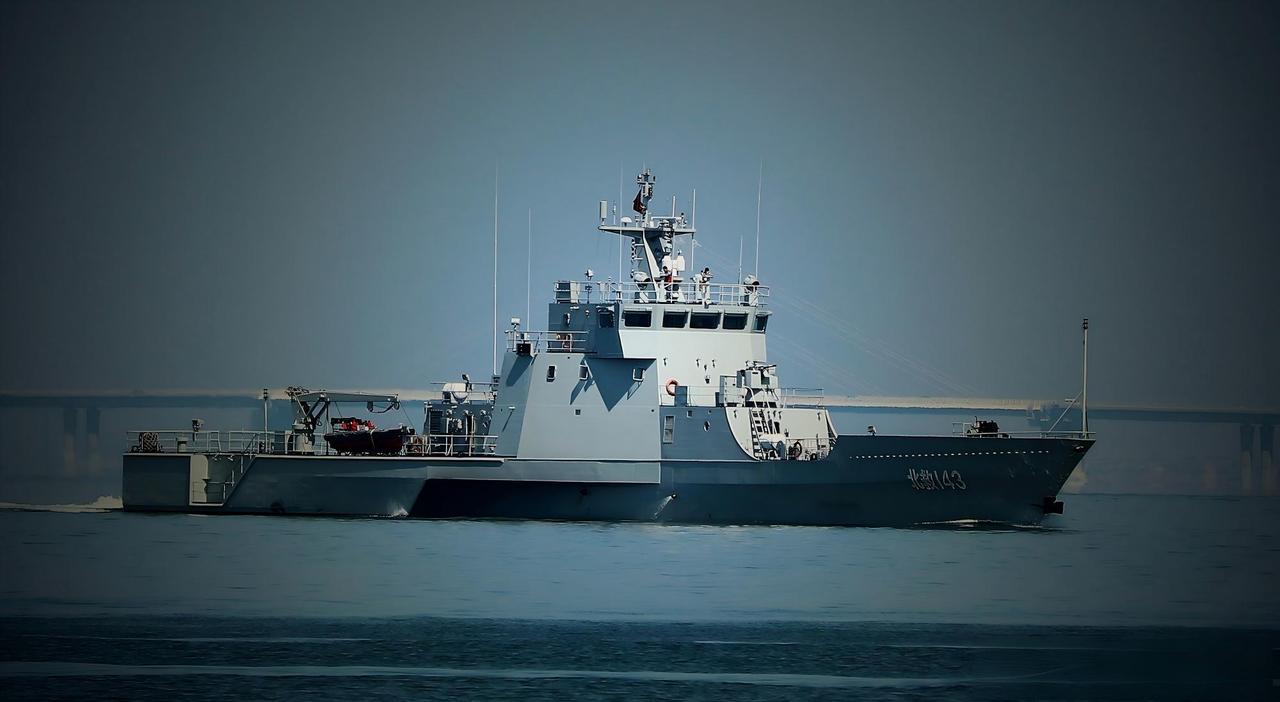 [呲牙笑]“舍不得”装自动炮吗？海军真是勤俭持家好模范——国产新型三体高速搜救船