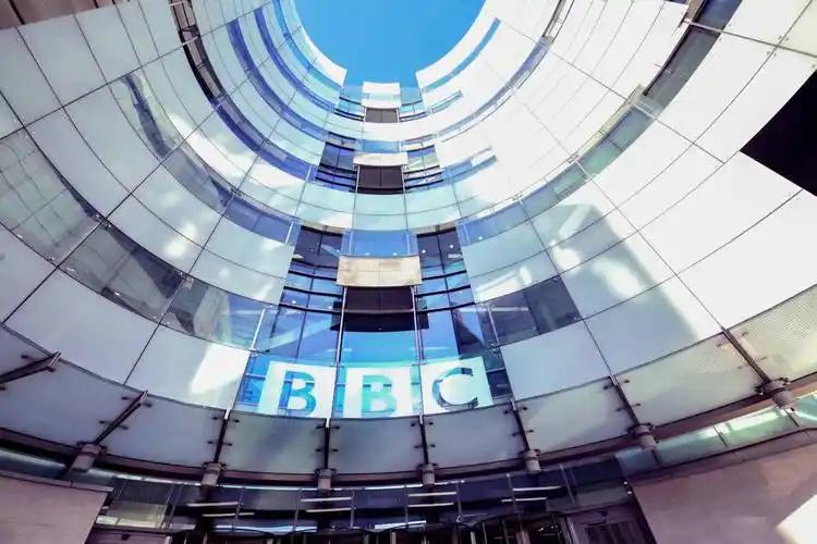 有些媒体总想搞个大新闻，结果把自己搞成了笑话。BBC前几天发了条关于中国贪官被判