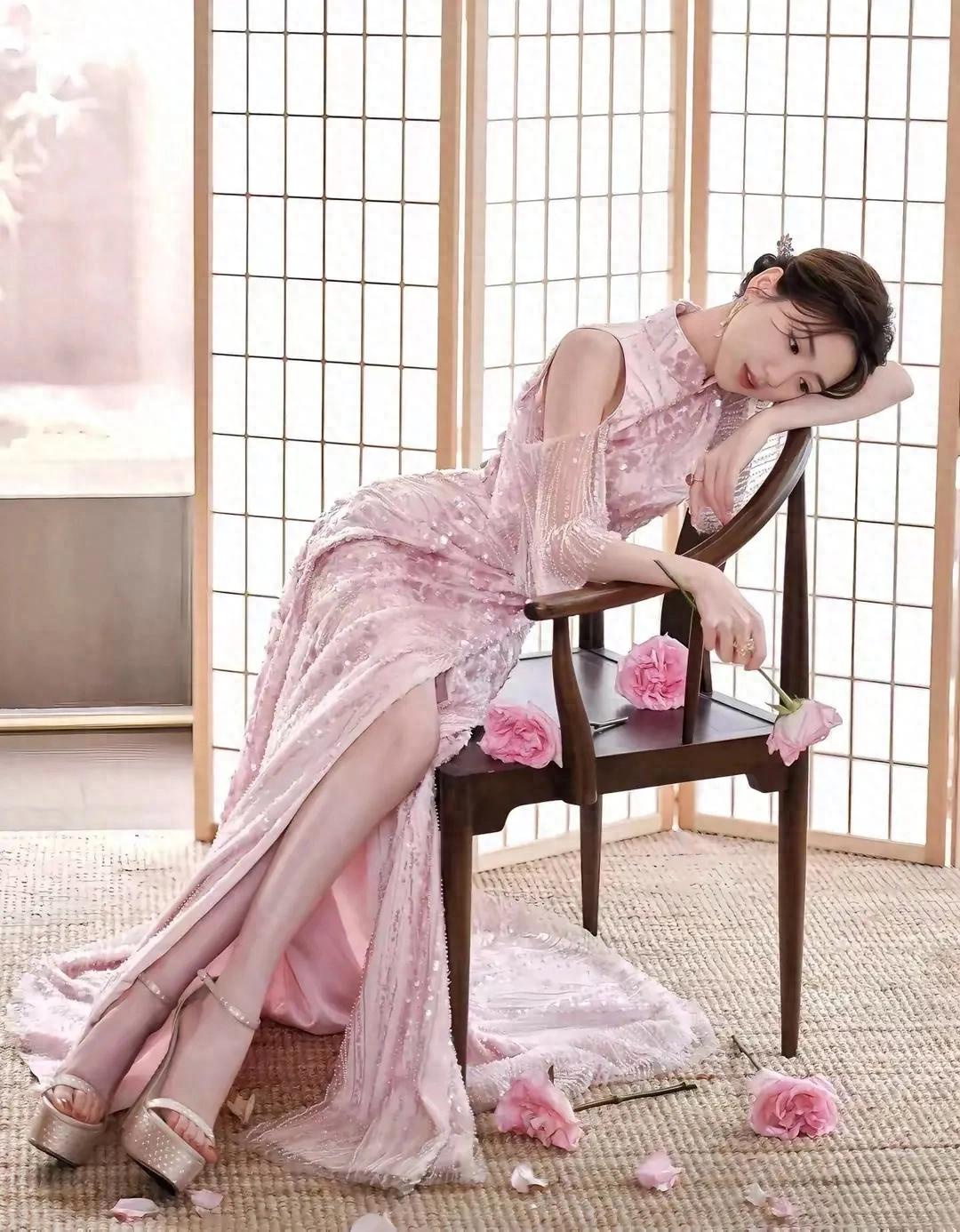 毛晓彤得看啊，太美了[赞][赞][赞]