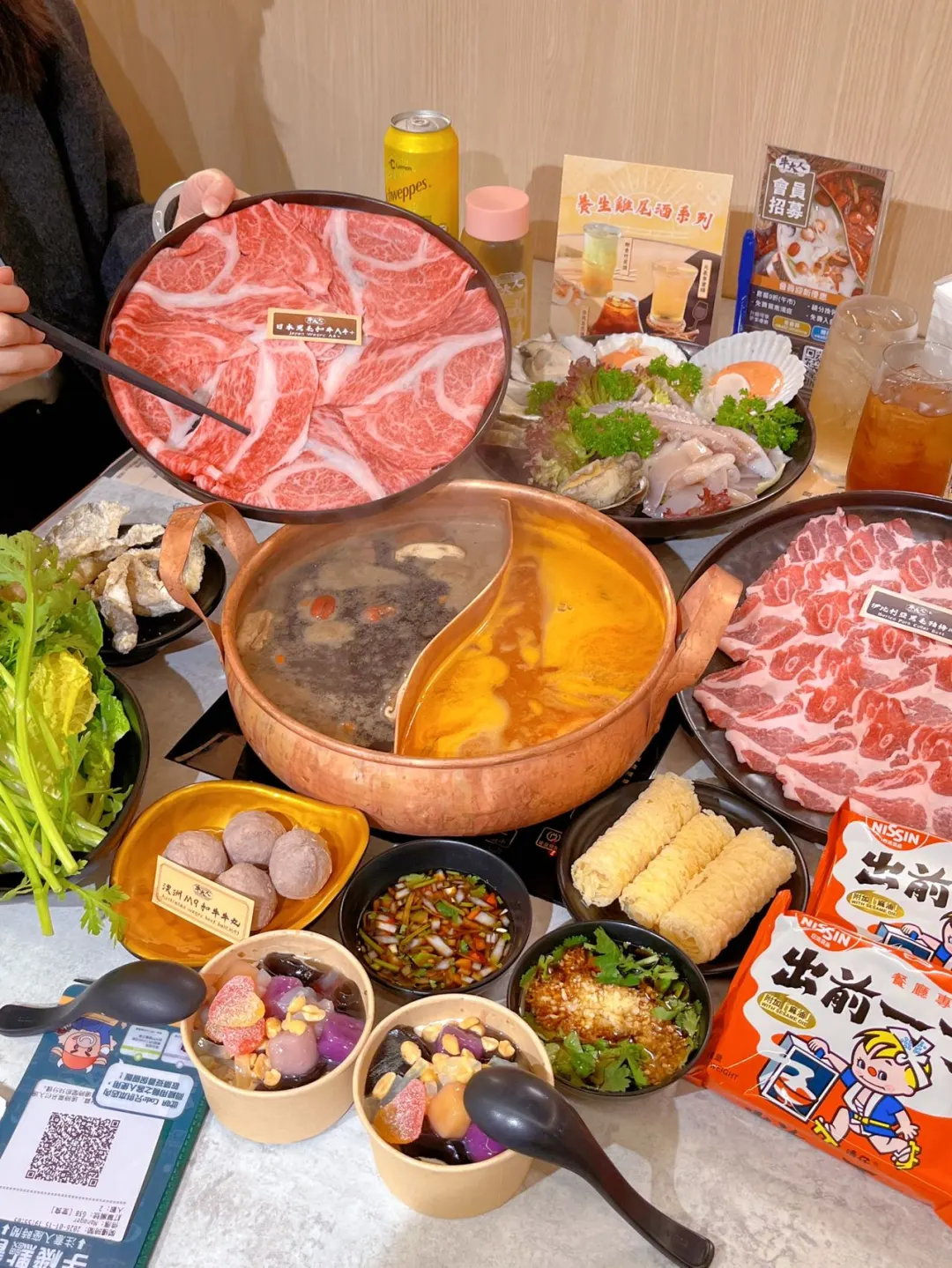 过年来这！和牛吃到爽！香港这火锅太顶了