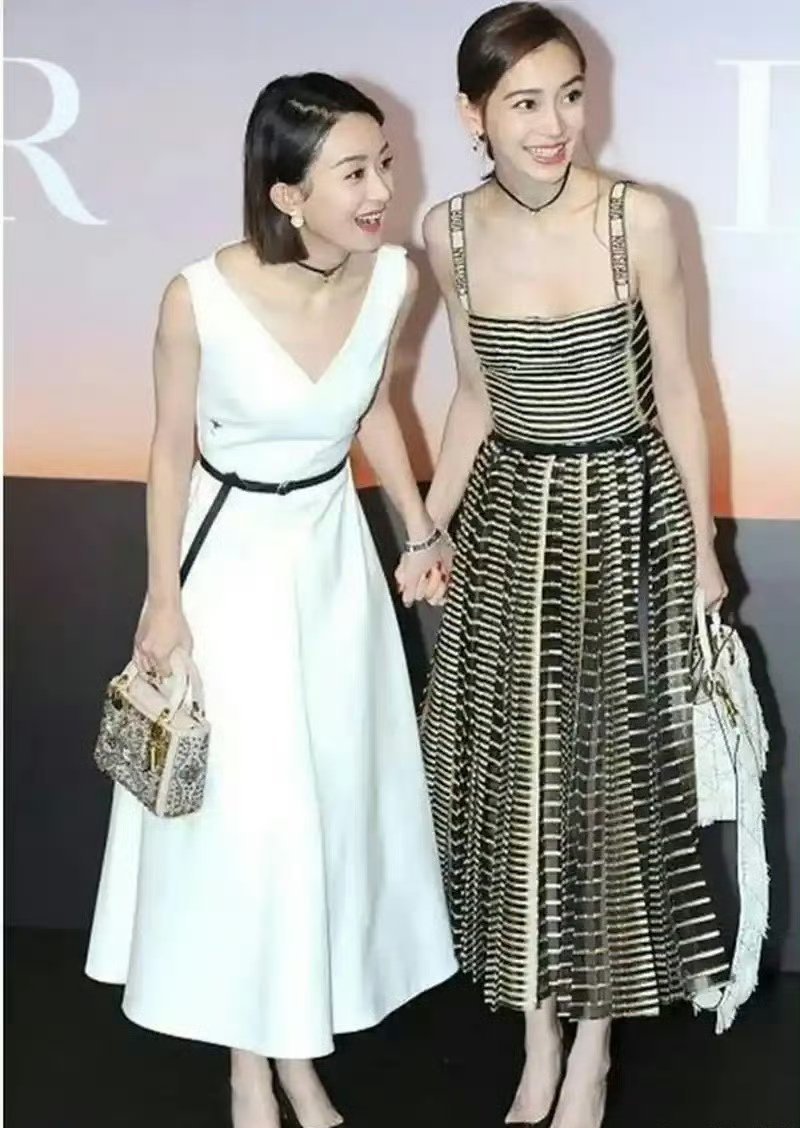 故事开始的那一年，杨颖带着赵丽颖杀进时尚圈，双颖姐妹情深👩‍❤️‍👩​​