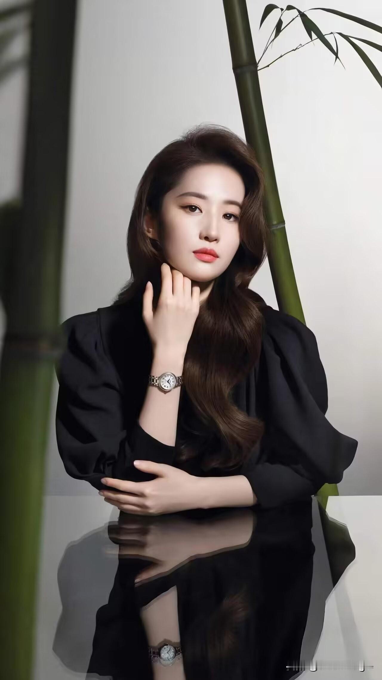 温柔蓝调，静谧时光，沉浸在书香与咖啡的交织中。