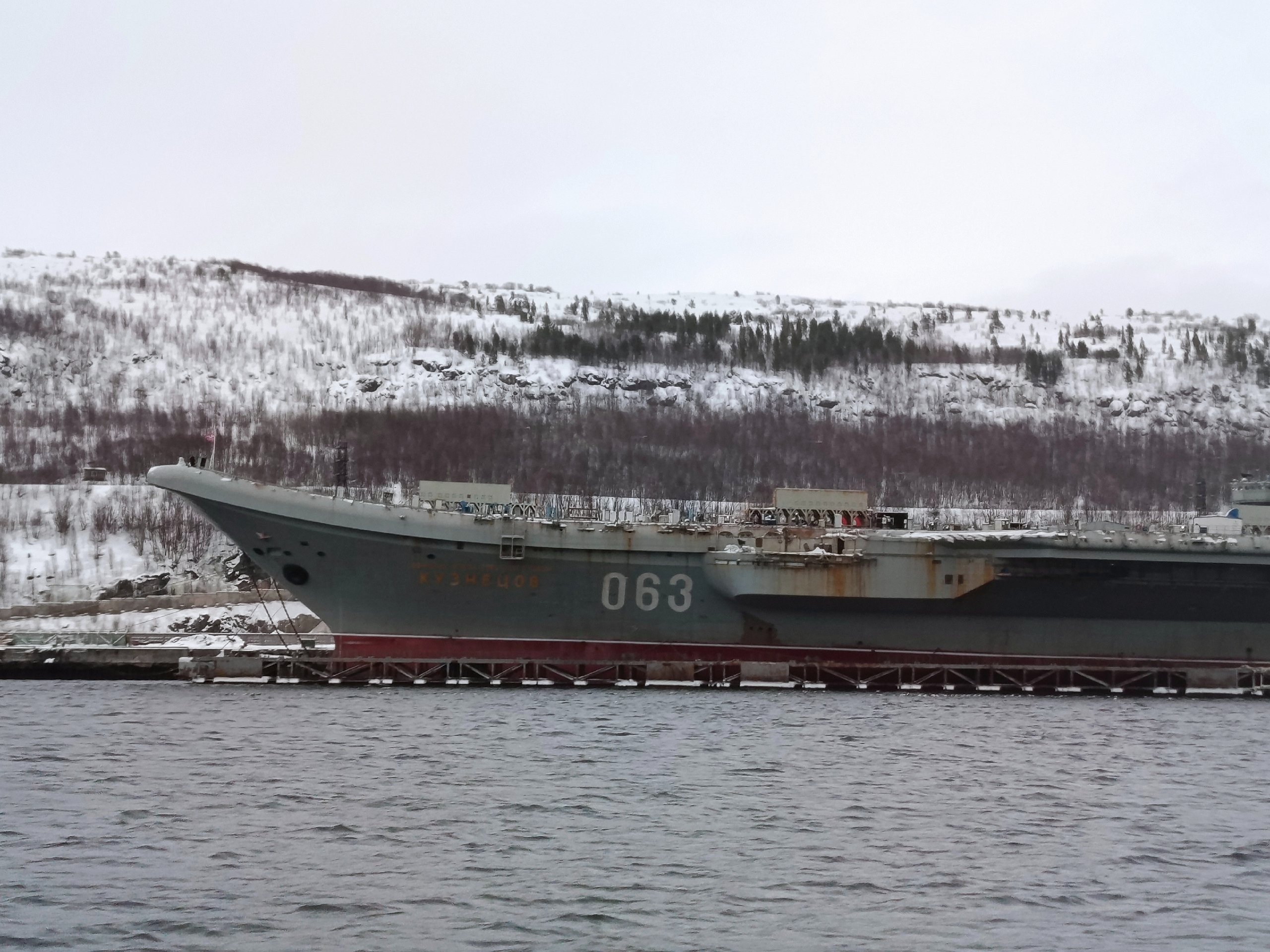 维修中的“库兹涅佐夫”号近况曝光，原来俄罗斯海军还没有放弃治疗！虽然早在2025