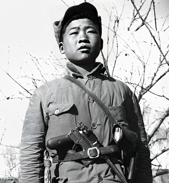 1942年，16岁的八路军小战士宋双来紧握着一封重要的军情信件，但就在途中，他突