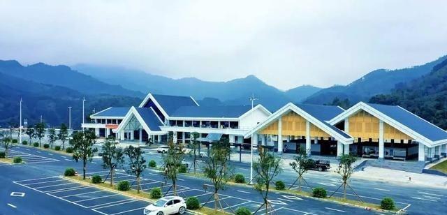 高速服务区如何盈利？多数人只上厕所或接热水，但有4点你想不到中国高速公路网络