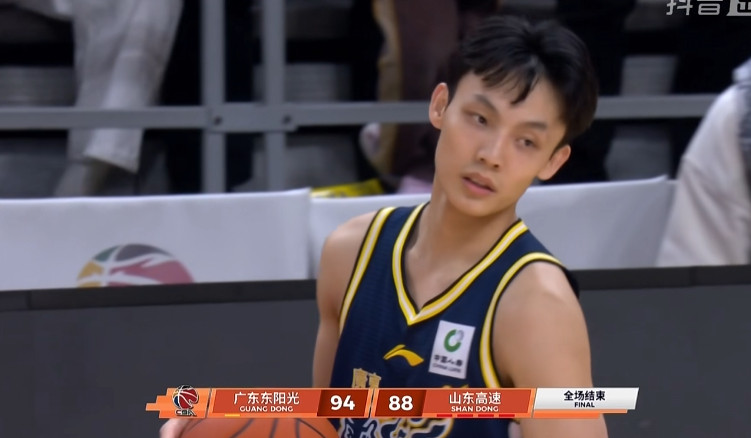 没什么好说的，这场就是徐杰牛逼~~37分钟22分5篮板助攻，拉开比分的时候送助攻