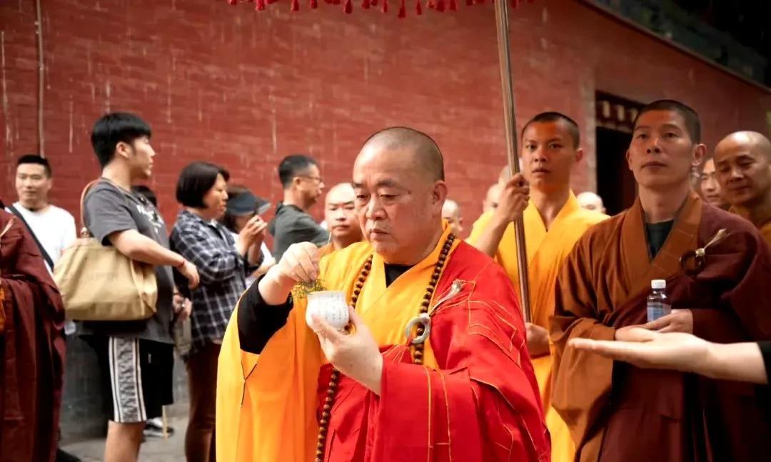 看到少林寺老方丈1987年去世前写的揭露信，才知道释永信到底有多么可怕。38年