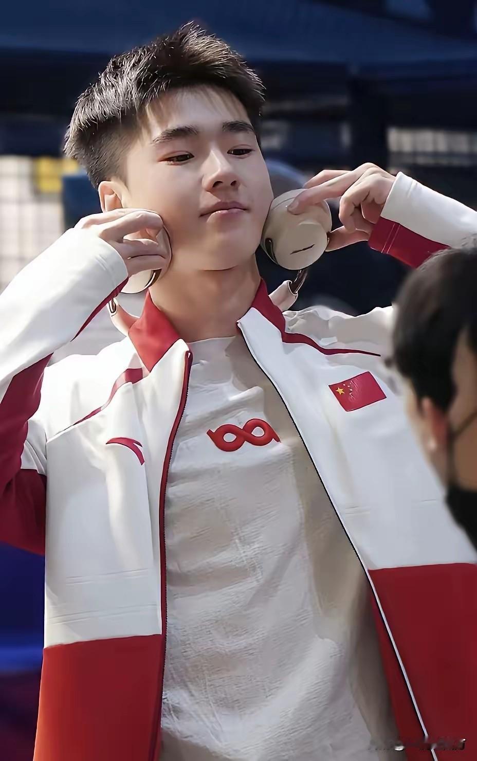 在盐湖城进行的短道速滑世青赛收官日，中国队终于打开了金牌账户，单日收获1金1银1